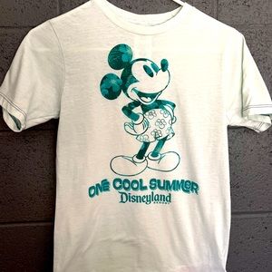 Disneyland kids T-shirt large